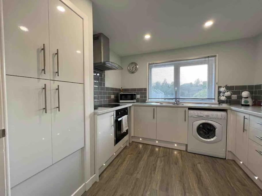 Modern 2 Bed Apartment 오반 외부 사진