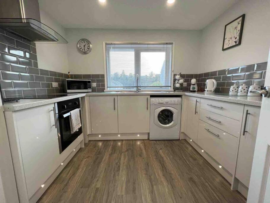 Modern 2 Bed Apartment 오반 외부 사진